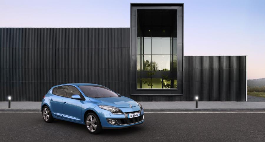  Renault Megane 2012 года  (фото 2 из 24)